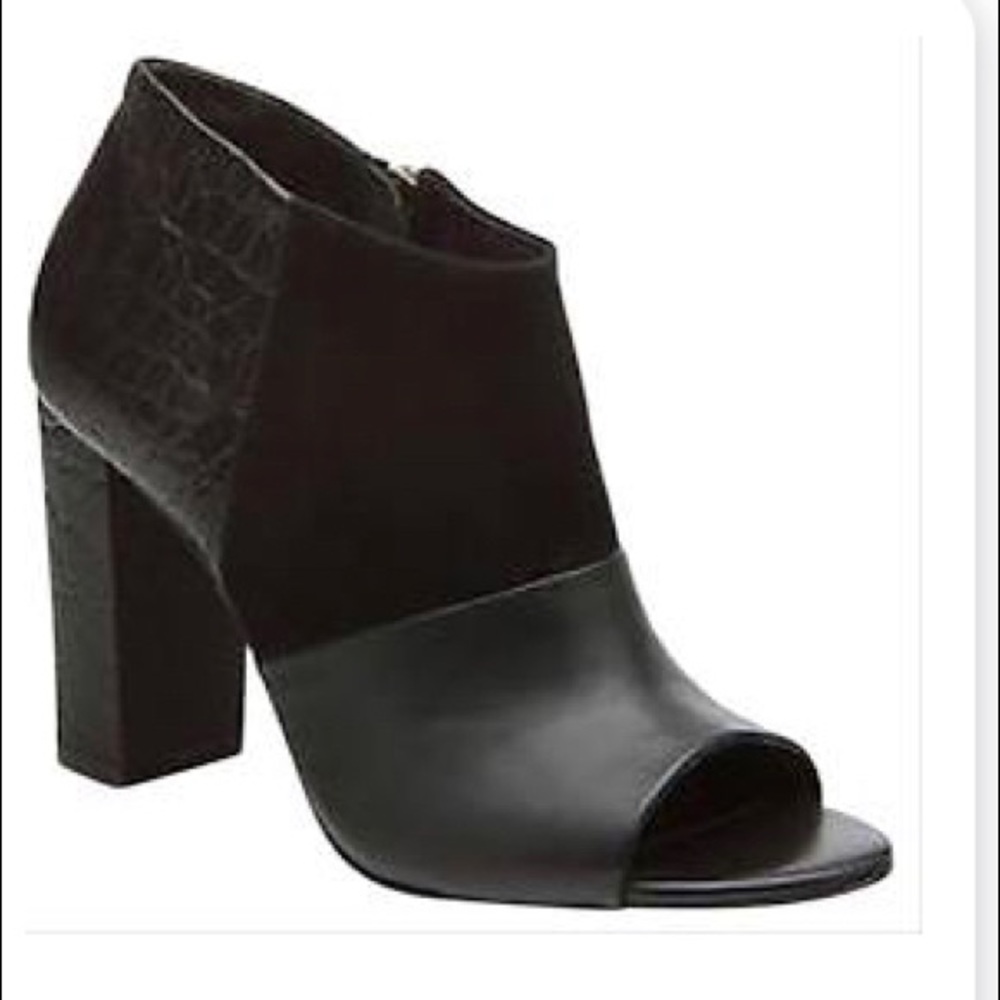 Trina Turk Los Gatos Open Toe Black Bootie - Picture 1 of 9